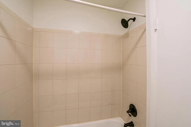 Building Photo - 1902 S 5th St