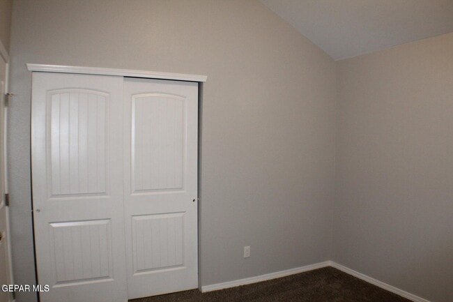 Building Photo - 1014 Rebeca Wy