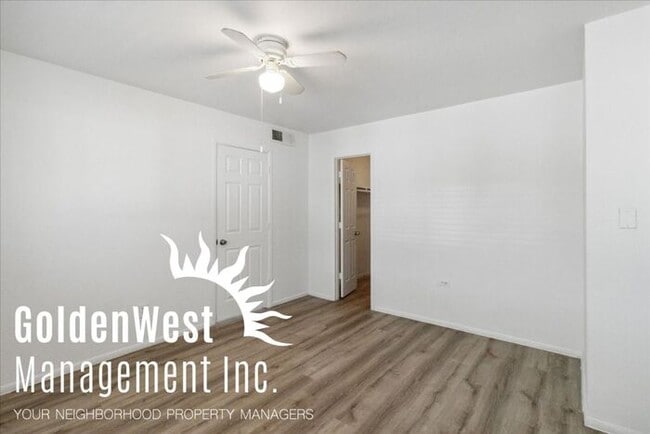 Building Photo - Single Level Spacious 2Bdm 1Ba Apartment i...