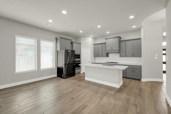 Building Photo - 328 Rise Ln