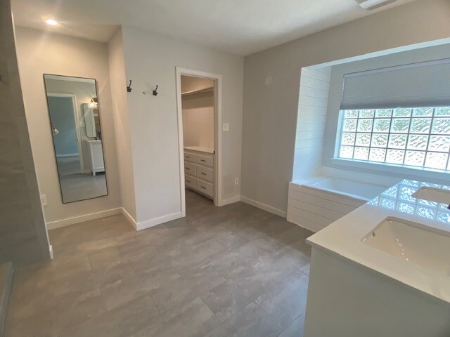 Building Photo - 601 Brown Dr
