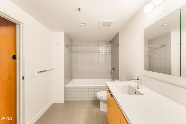 Building Photo - 530 S Hewitt St