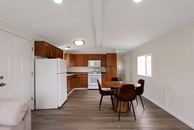 Building Photo - 325 3rd Ave