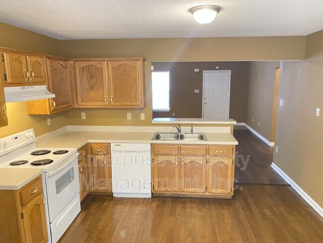 Building Photo - 6496 Amberwood Cove
