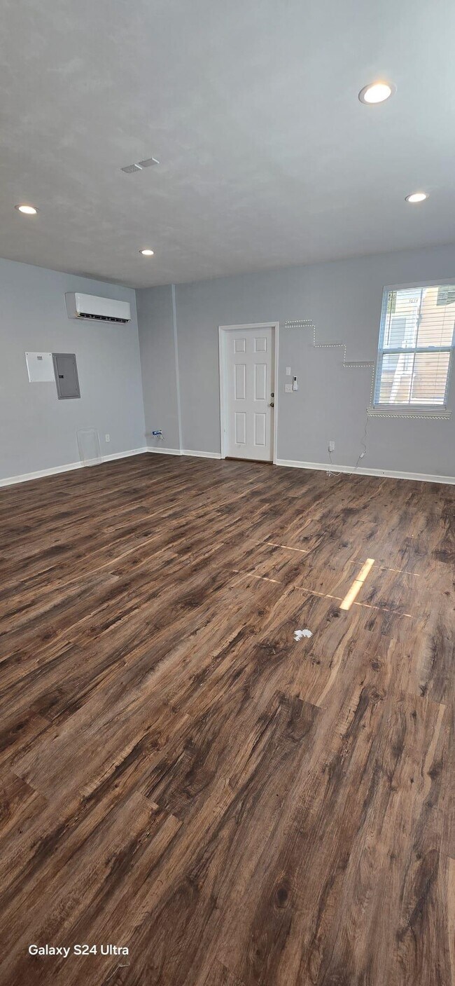 Building Photo - 3674 Biltmore Ave