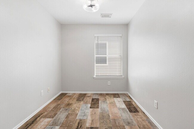 Building Photo - 62 Marble Rock Pl