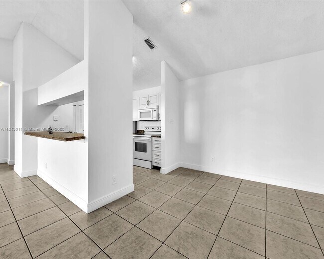 Building Photo - 15770 SW 106th Terrace