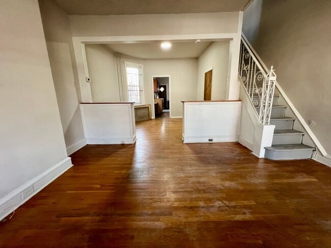 Building Photo - Stunning 3-Bedroom Townhome in Kingsessing! Available mid-April!