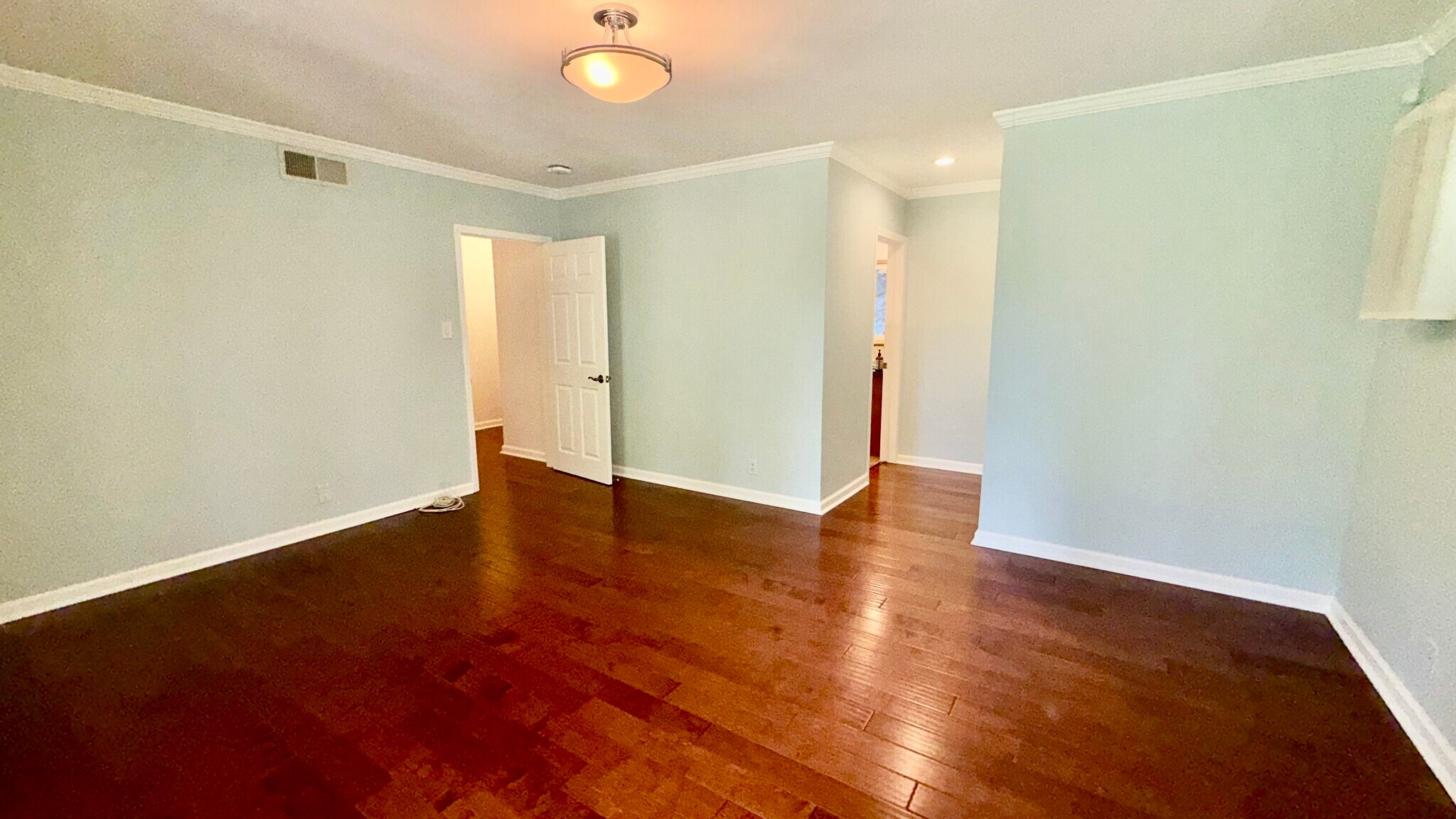 Building Photo - 1385 Greenmont Dr