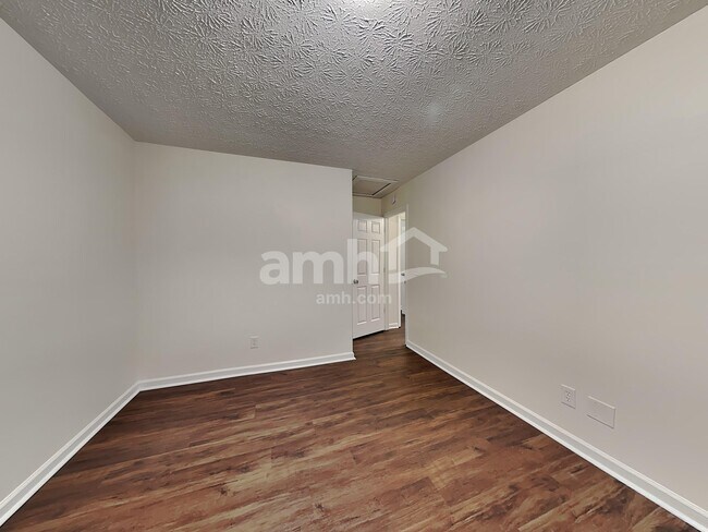 Building Photo - 3471 Erin Glen NW