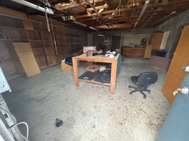 Building Photo - Very Spacious home with carport and garage! Across the street from Augusta National! Unique home!