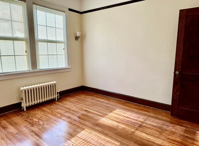 Building Photo - 128 Nethermont Ave