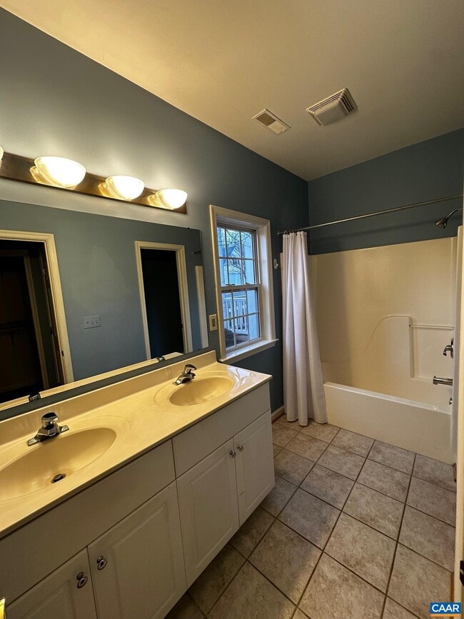 Building Photo - 3171 Turnberry Cir