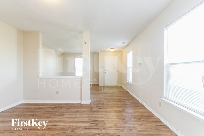 Building Photo - 11511 Presidio Dr