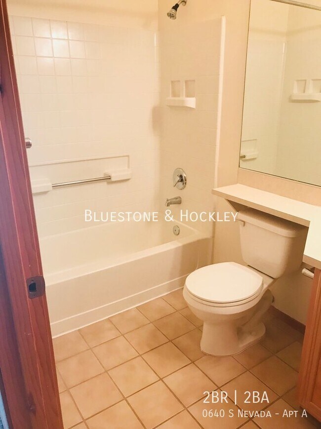 Building Photo - 640 S Nevada St