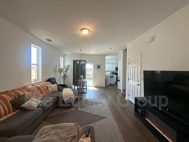 Building Photo - 1087 Buena Vis Ln