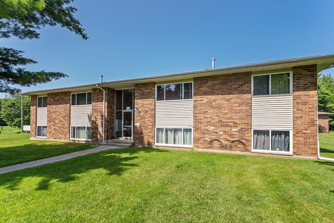 Building Photo - Maplecrest Apartments