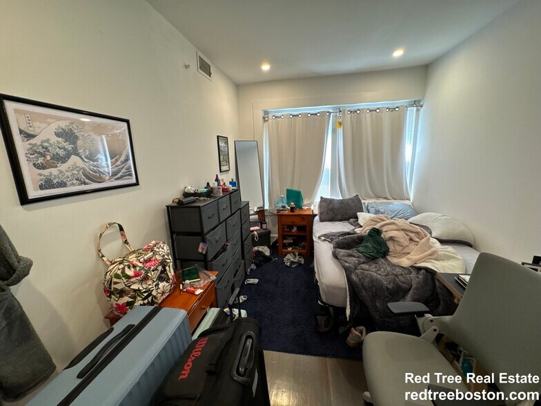Building Photo - 1408 Beacon St