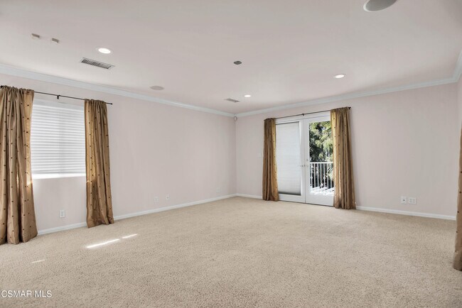 Building Photo - 4539 Mammoth Ave
