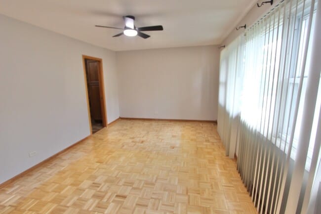 Building Photo - 7108 W Niles Ave