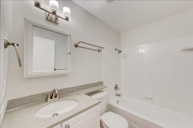 Building Photo - 11370 Travis Pl