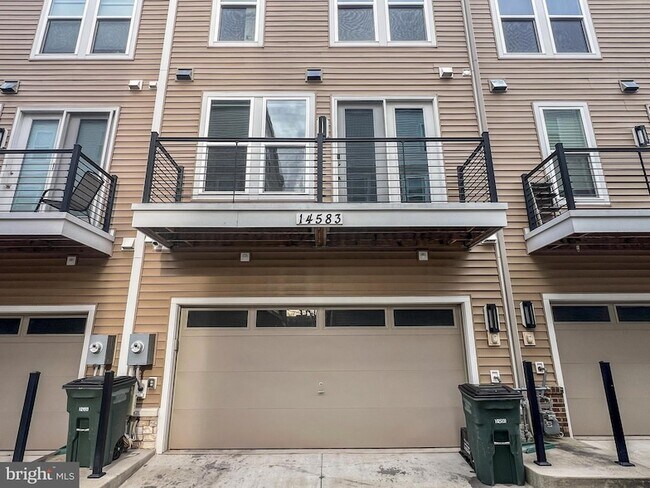 Building Photo - 14583 Lakestone Dr