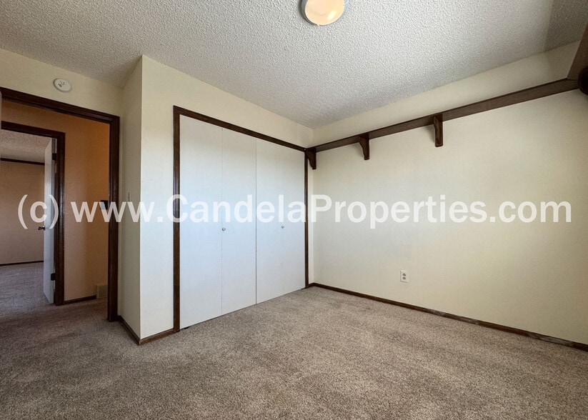 Building Photo - 5615 Country Heights Dr