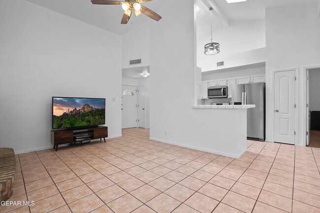 Building Photo - 1029 Chiricahua Dr