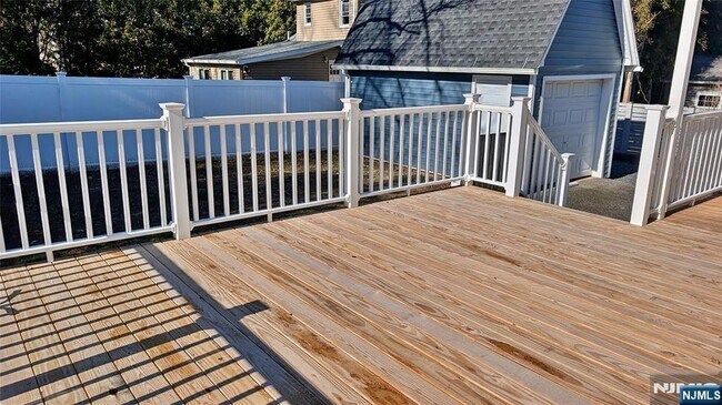 Building Photo - 16 Clarke St