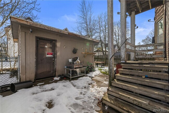 Building Photo - 109 Spaulding St