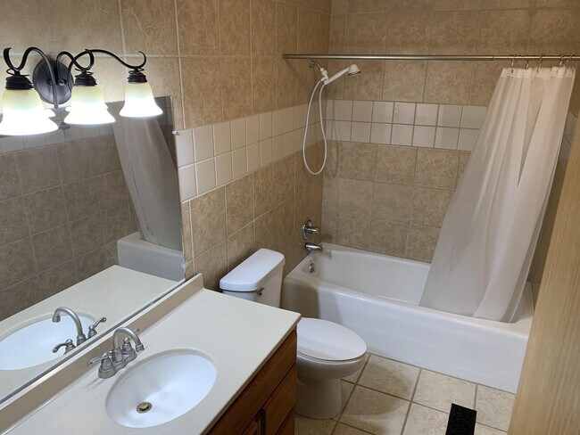 Building Photo - 5538 N 65th St