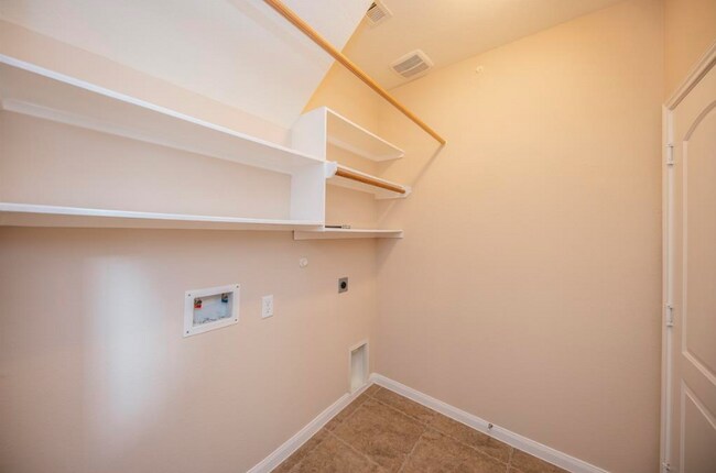Building Photo - 4826 Sequoia Park Ln