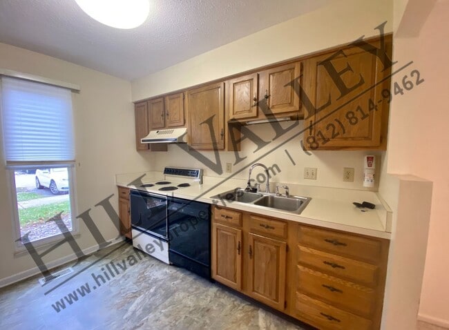 Building Photo - Two bedroom Townhouse in Willow Crossings