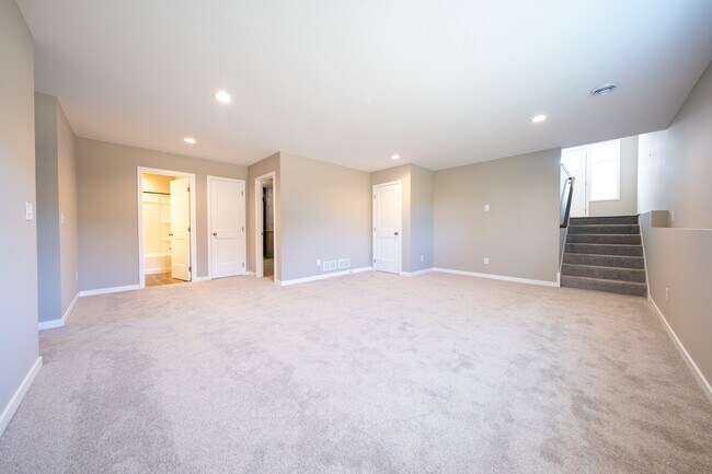 Building Photo - 1121 Dorothy Ln