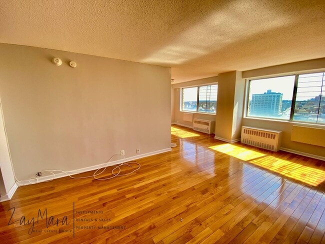 Building Photo - 40 E Sidney Ave