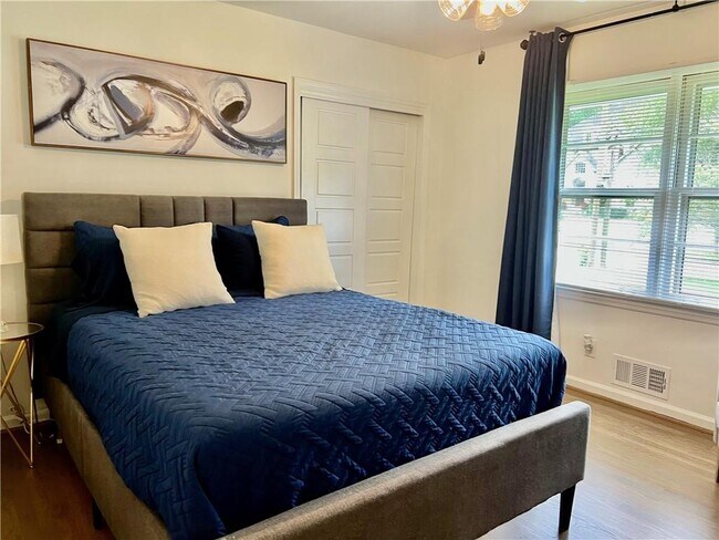 Building Photo - 2984 Lavista Ct