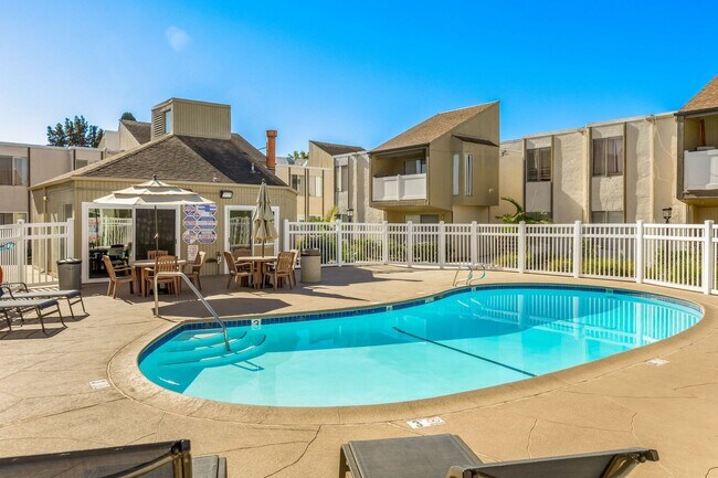 Building Photo - 8022 Linda Vista Rd