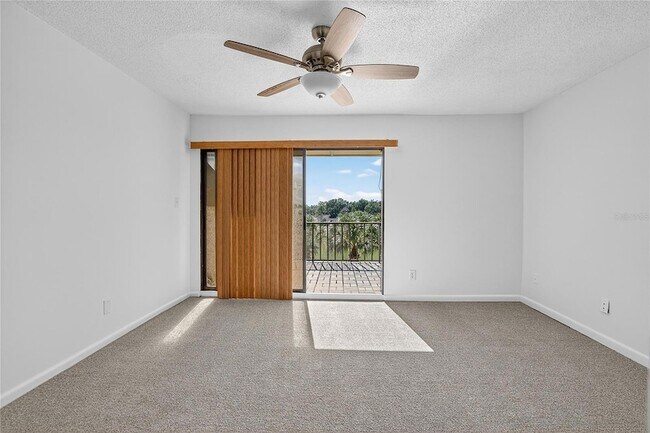 Building Photo - 13618 Greenfield Dr