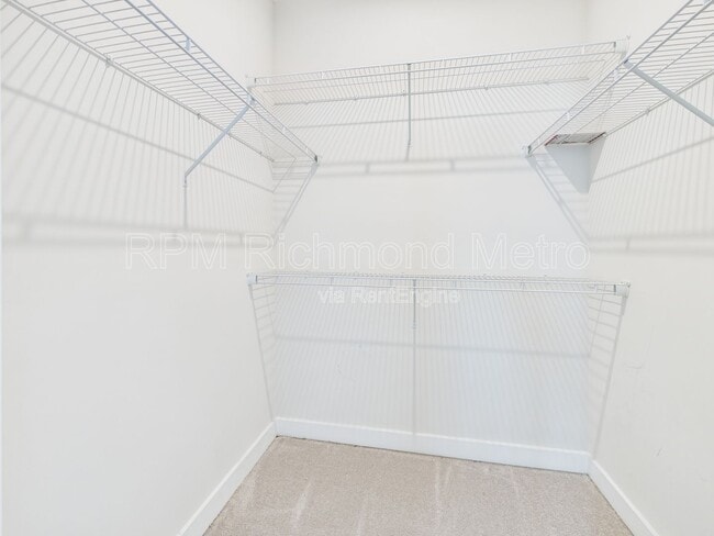 Building Photo - 2104 Boro Ridge St