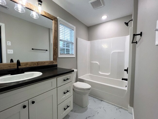 Building Photo - LOCATED IN GIBBS... FANTASTIC 3 BEDROOM HOME!!