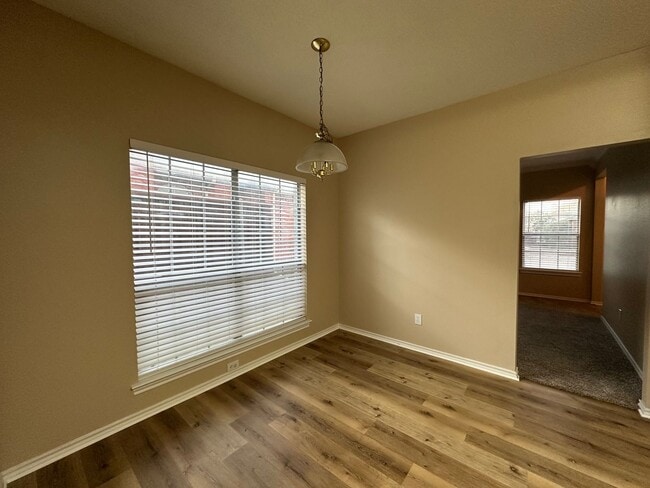 Building Photo - Coming Soon- Move in available 4/10/26