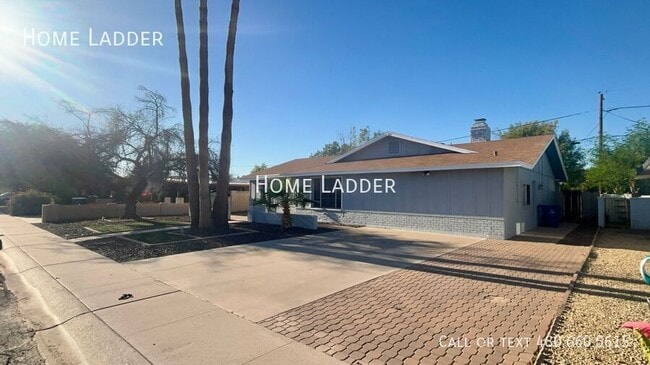 Building Photo - 1128 E Broadmor Dr