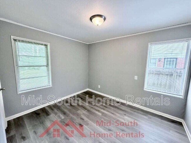 Building Photo - 1730 Tahiti Ln