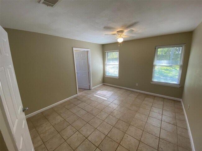 Building Photo - 13003 Algerita Terrace