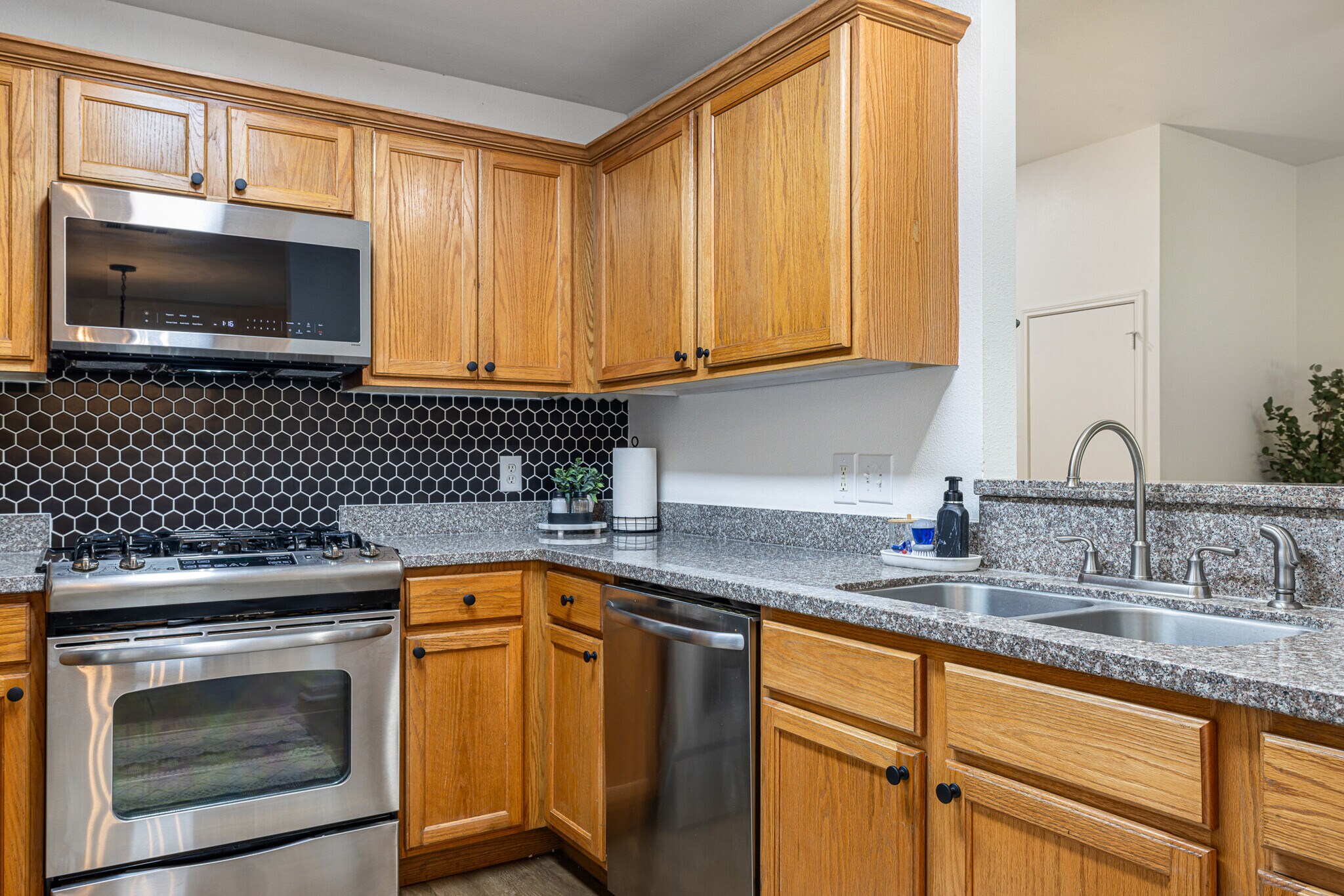 Building Photo - 3819 Westfield Dr