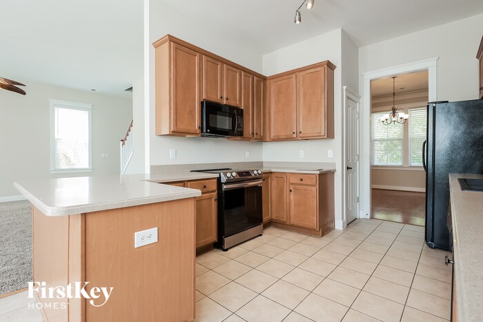Building Photo - 228 Silverwood Ln