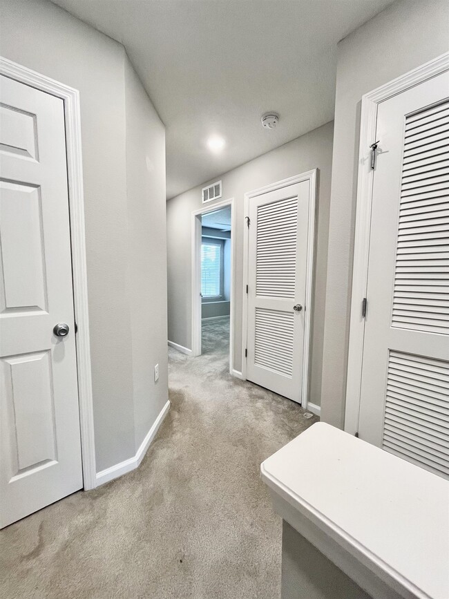 Building Photo - 150 Silver Fern Dr