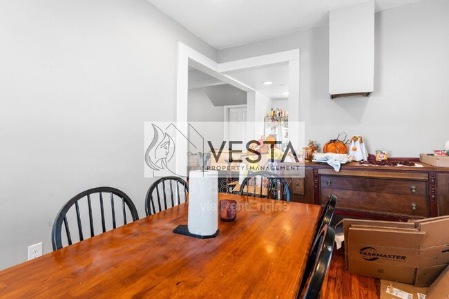 Building Photo - 241 N Main St