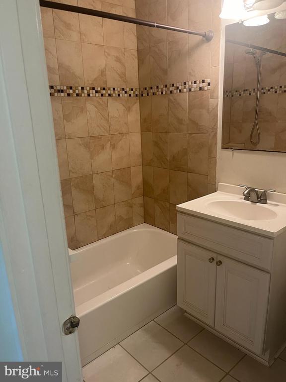 Building Photo - 12140 Bentridge Pl