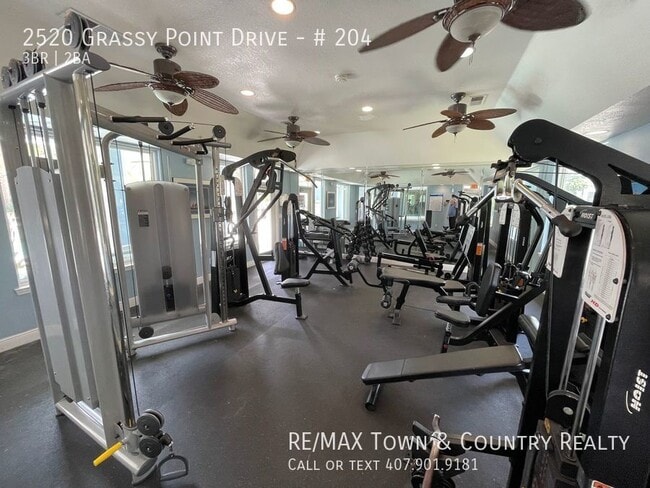 Building Photo - 2520 Grassy Point Dr